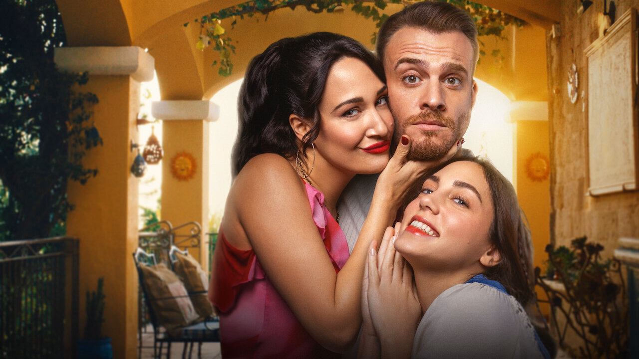 Kerem Bürsin returns with a new series 'Platonik'
